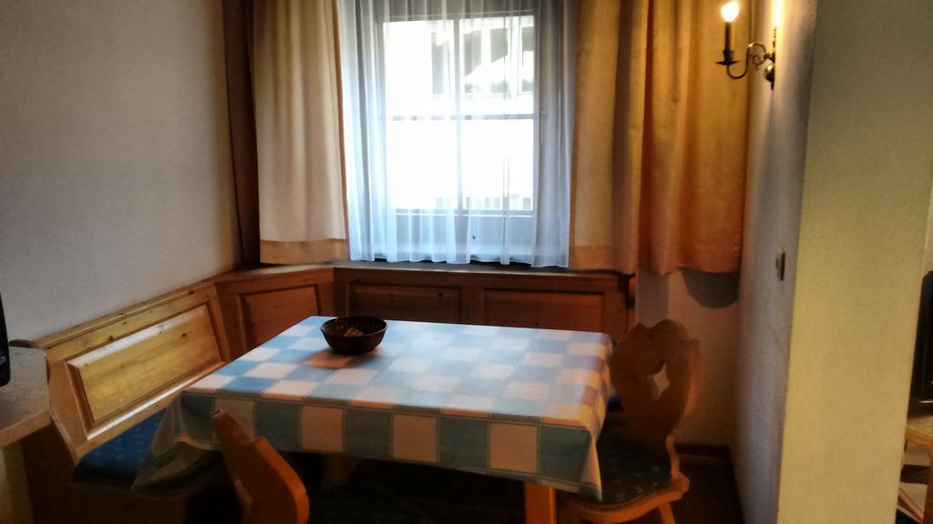 Appartements Weisses Rössl Sillian Exteriör bild